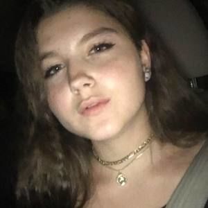 Meet your Posher, Cassandra